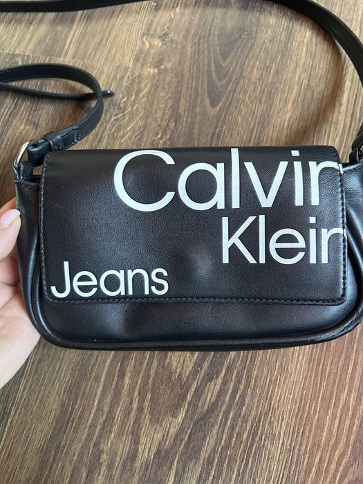 Кроссбоді calvin klein