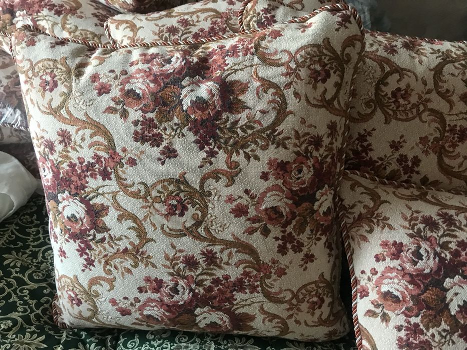 Подушки  диванные декоративные