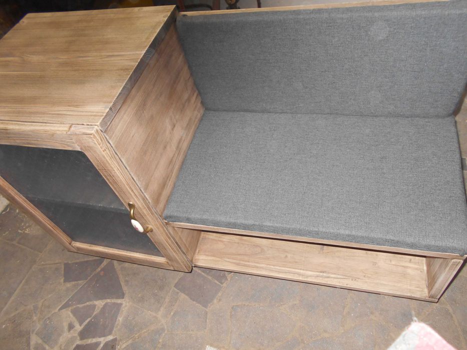 Банкетка в прихожу