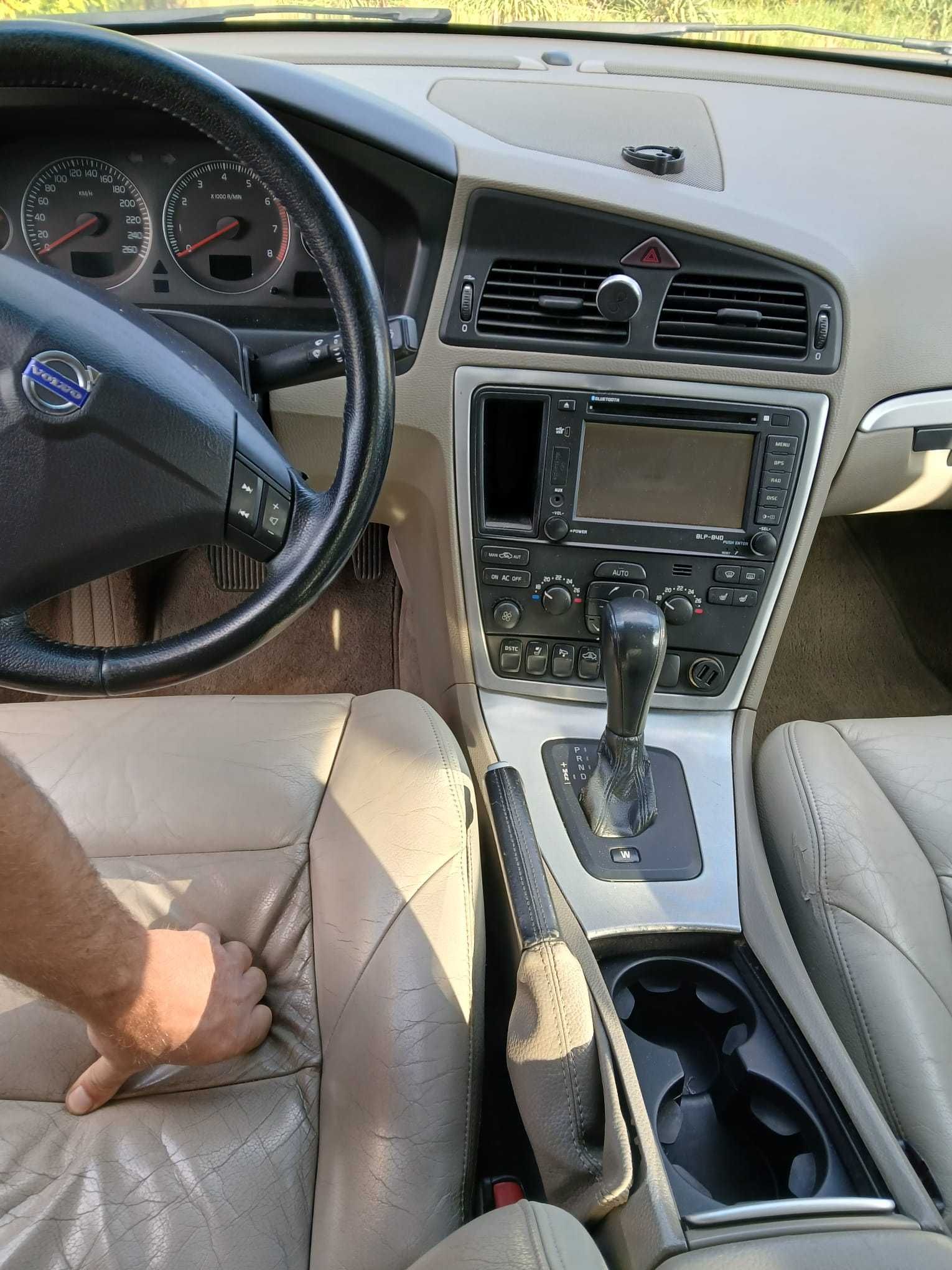 Volvo S60 2 5T AWD z LPG automat polift