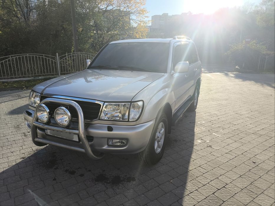 Toyota Land Cruiser 100