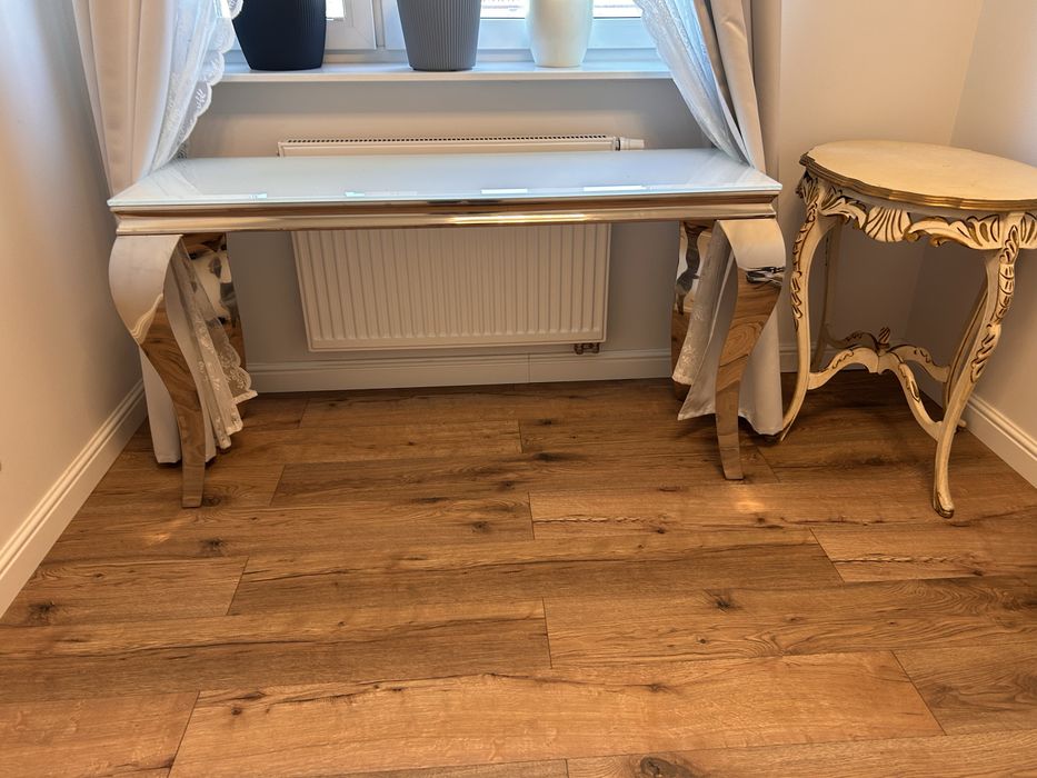 Toaletka srebne nóżki mleczny blat