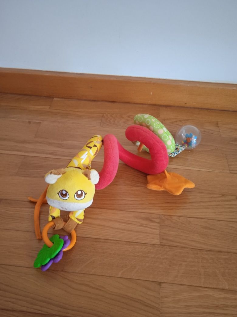 Espiral/Brinquedo para pendurar no  carrinho, ovo ou berço de bebé