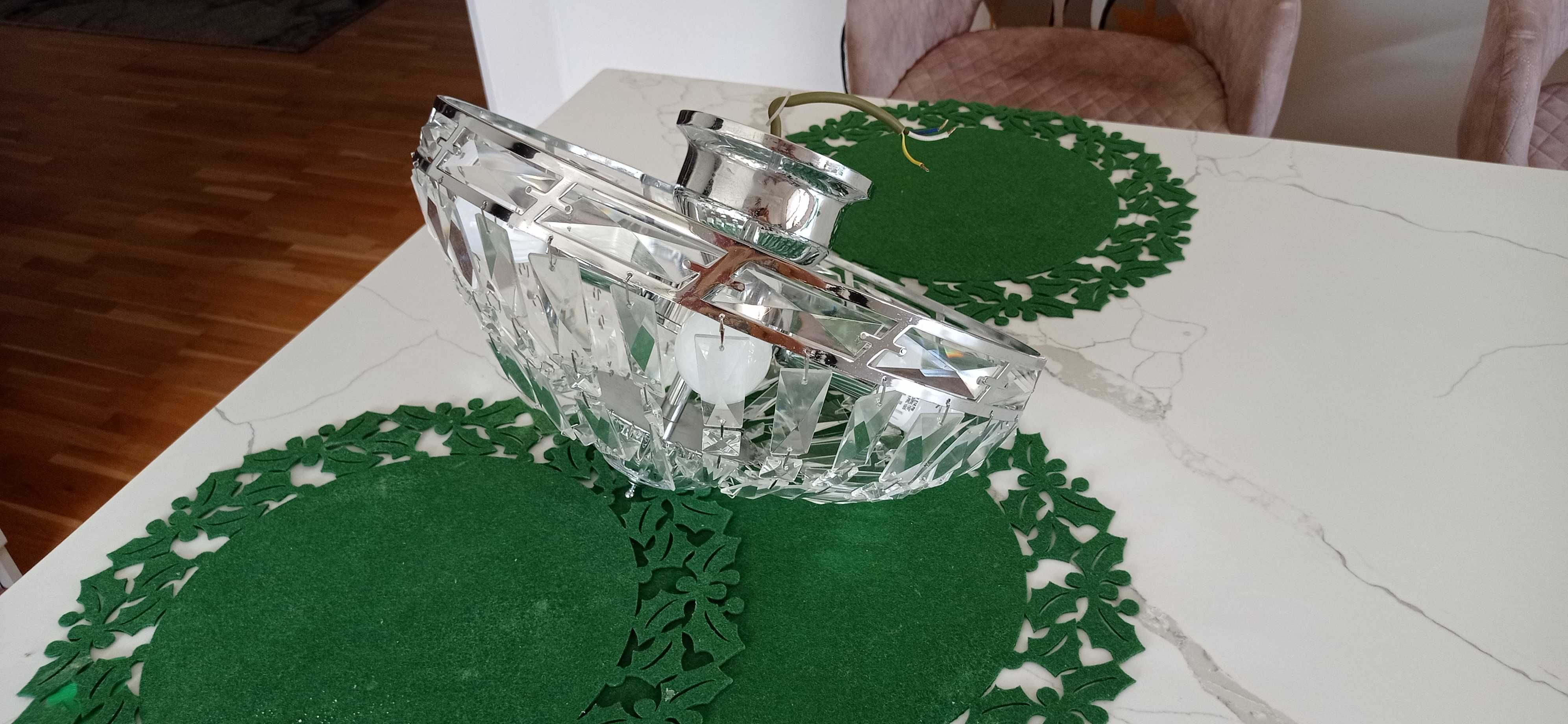 Lampy sufitowe do sypialni lub pokoju