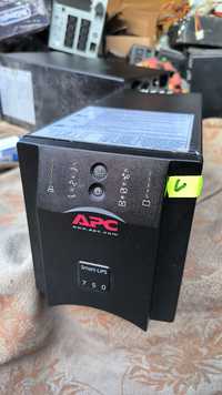 Бесперебойник APC Smart UPS 750