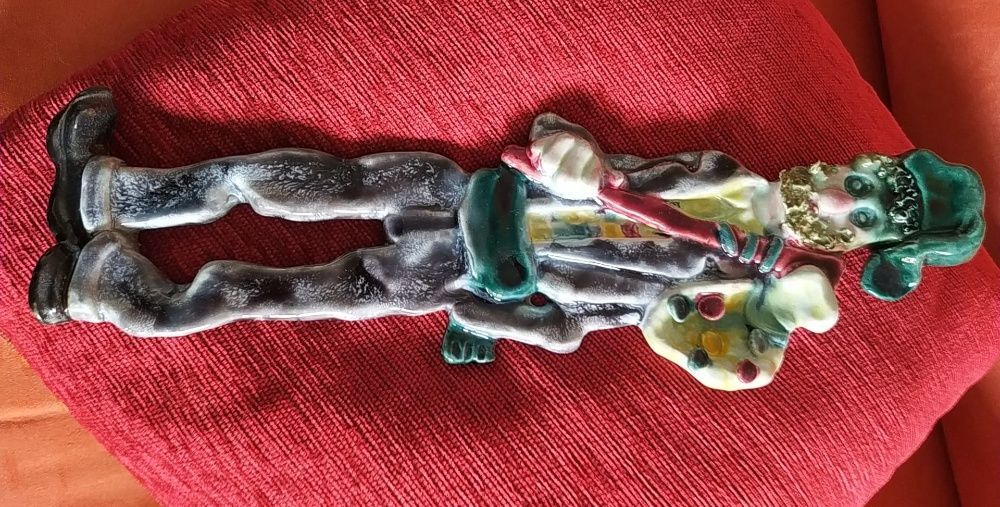 peças assinadas, artesanato, vidradas c/ relevo