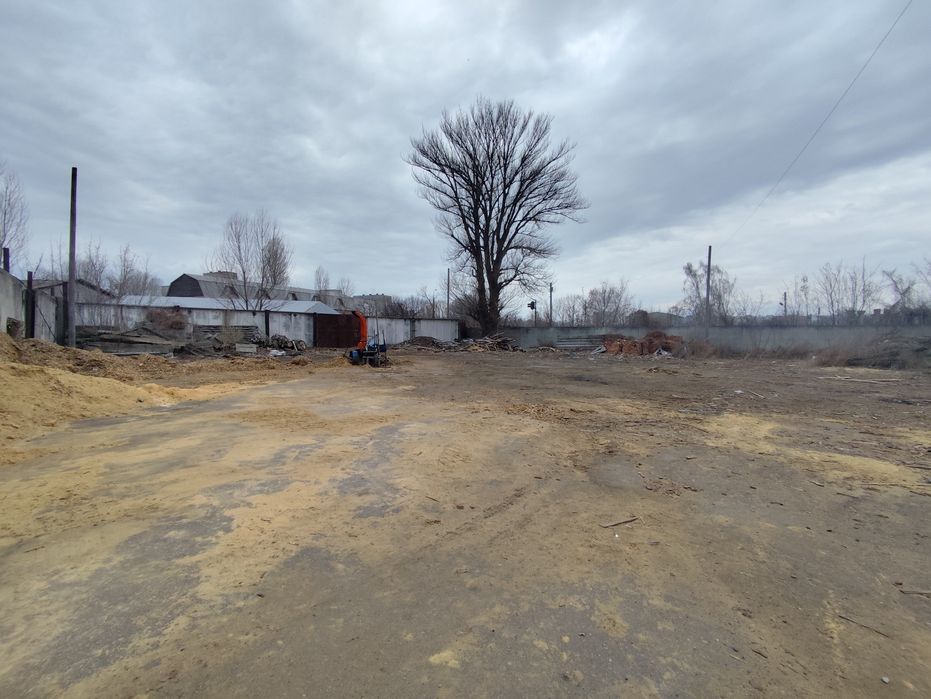 Продам приміщення 1000м2, територія 85 сот