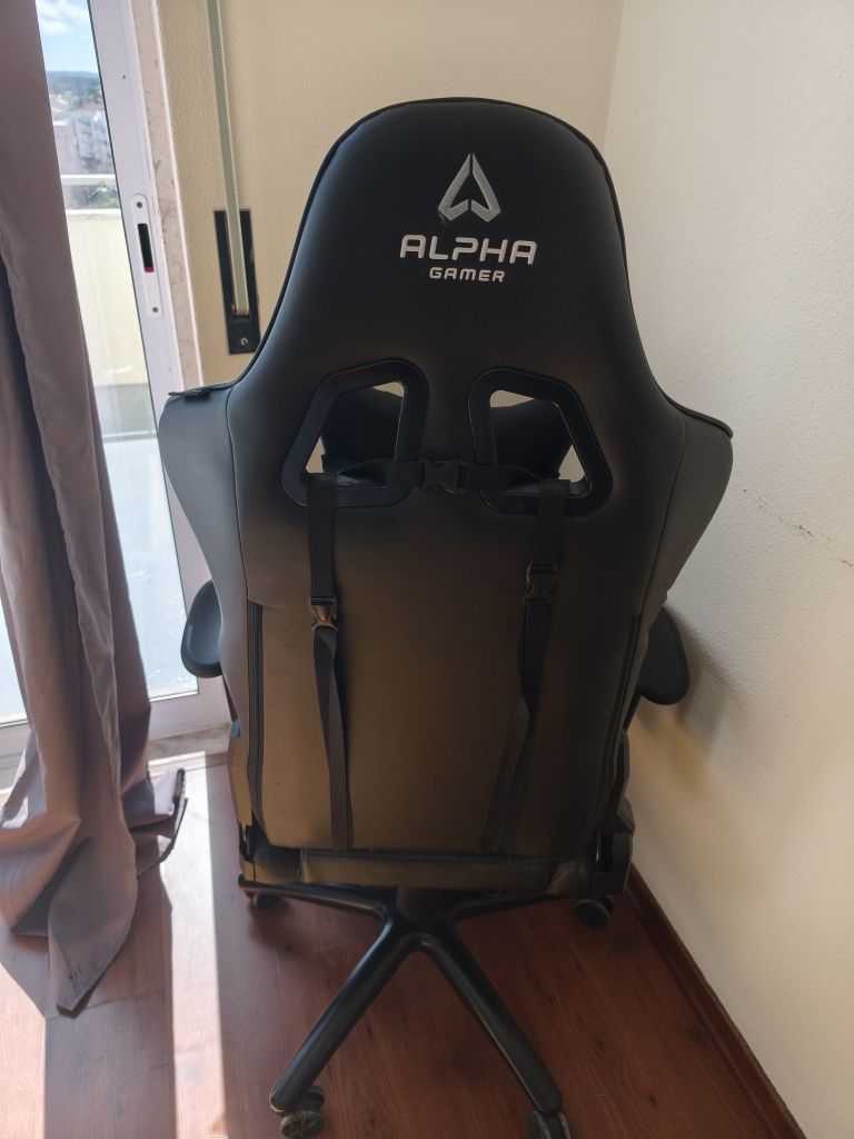 Cadeira Alpha Gamer em boas condições.