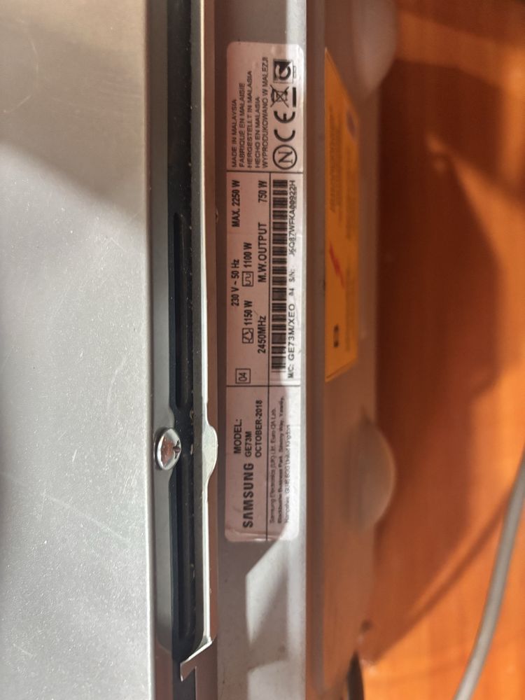 Kuchenka mikrofalowa Samsung GE73M