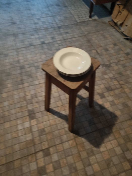 Vende se pratos de sopa