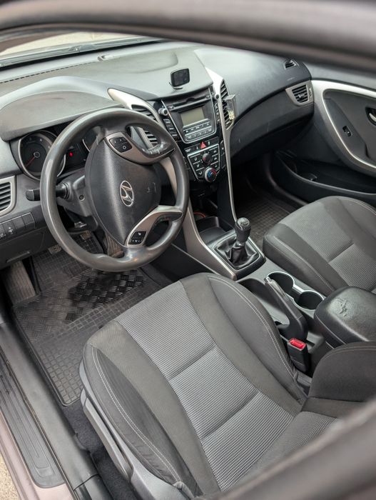Терміново продам автомобіль Hyundai i30 1.4 2012 дизель механіка