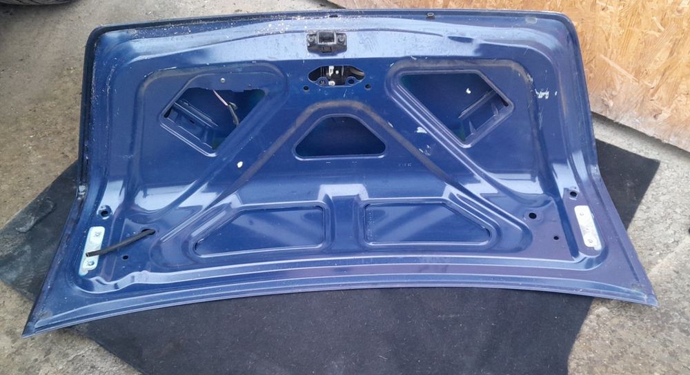 Кришка багажниа .Рено Сімбол ,Талія