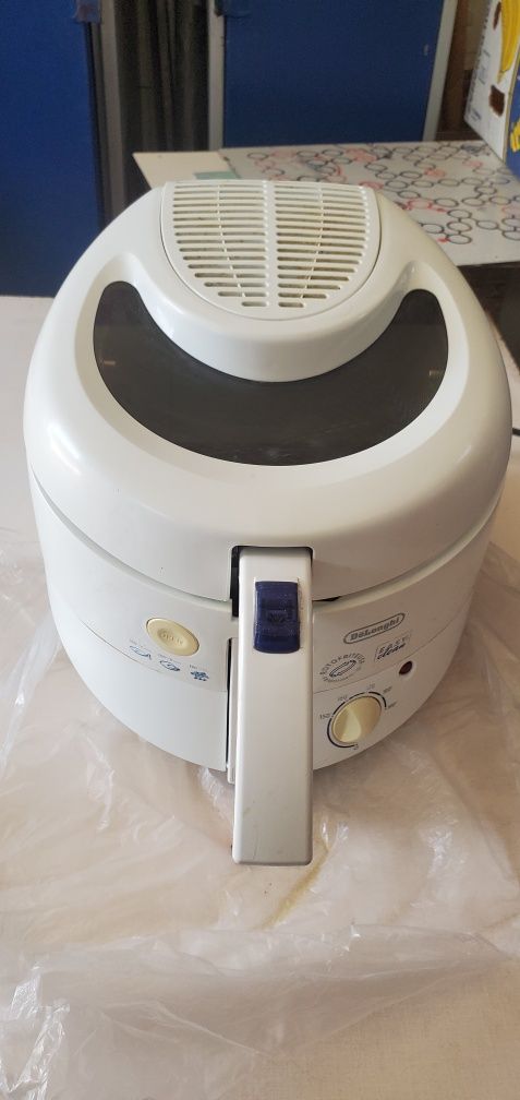 Фритюрница Delonghi
