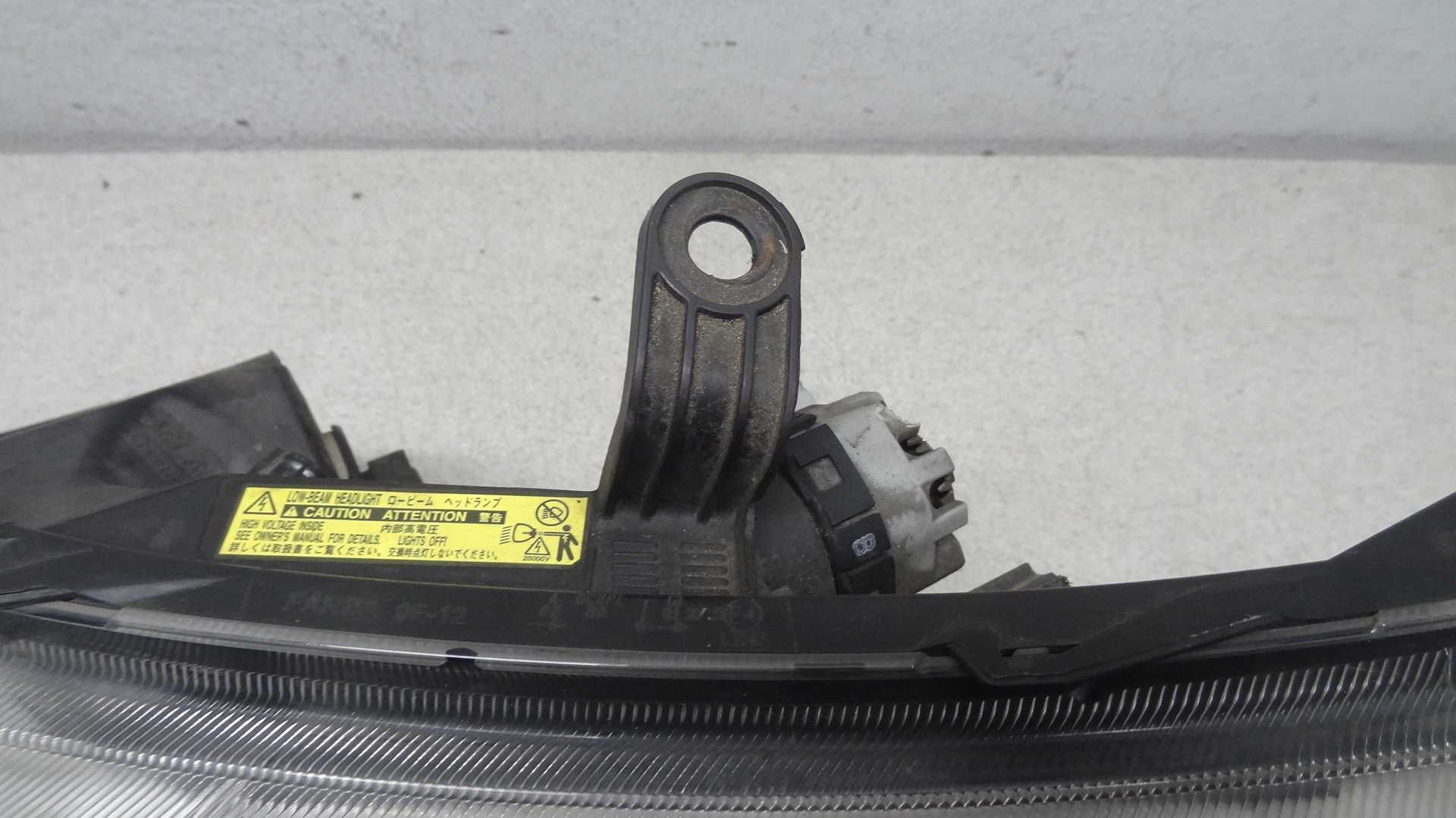 Toyota verso 09-12 lampa przód lewa xenon kompletna europa