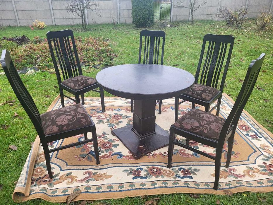 Stary solidny stół z 5 krzesłami przedwojenny