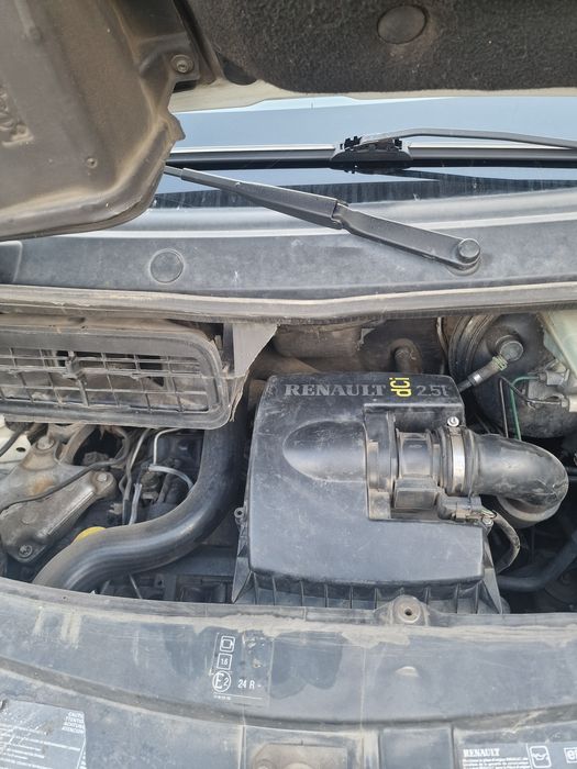 Продается рено трафик 2.5 2005 года Обмен