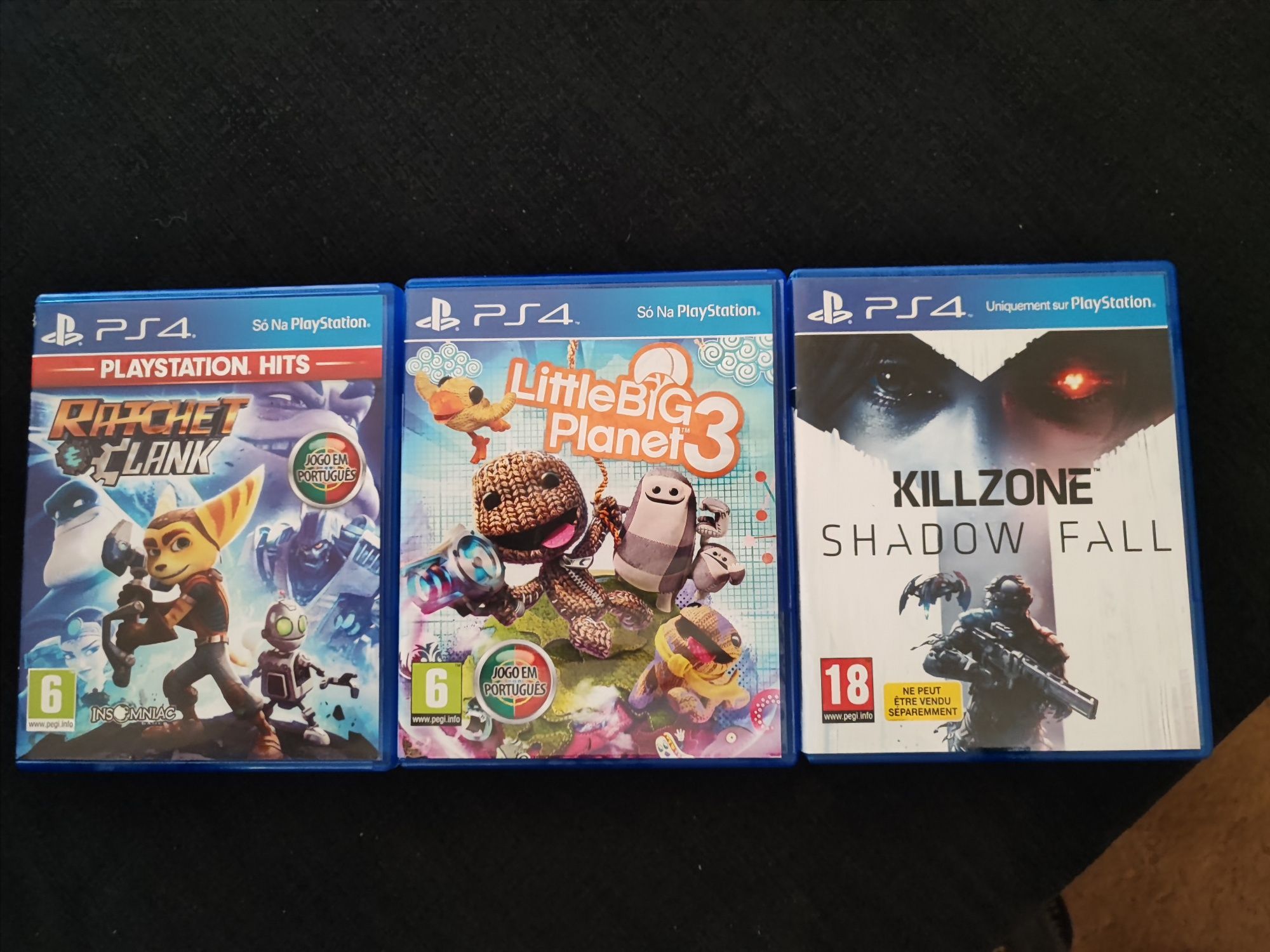 Pack PS4 Slim 1Tb+2 comandos+PlayStation Move+docking station+4 jogos