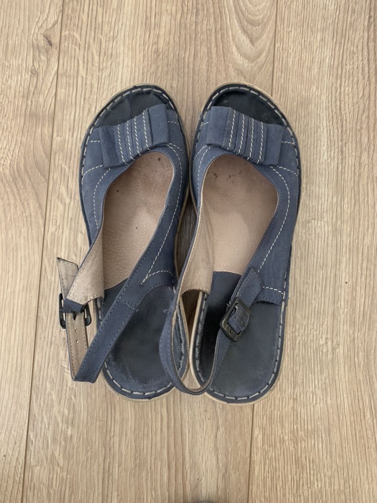 Buty na koturnie sandały niebieskie jeans