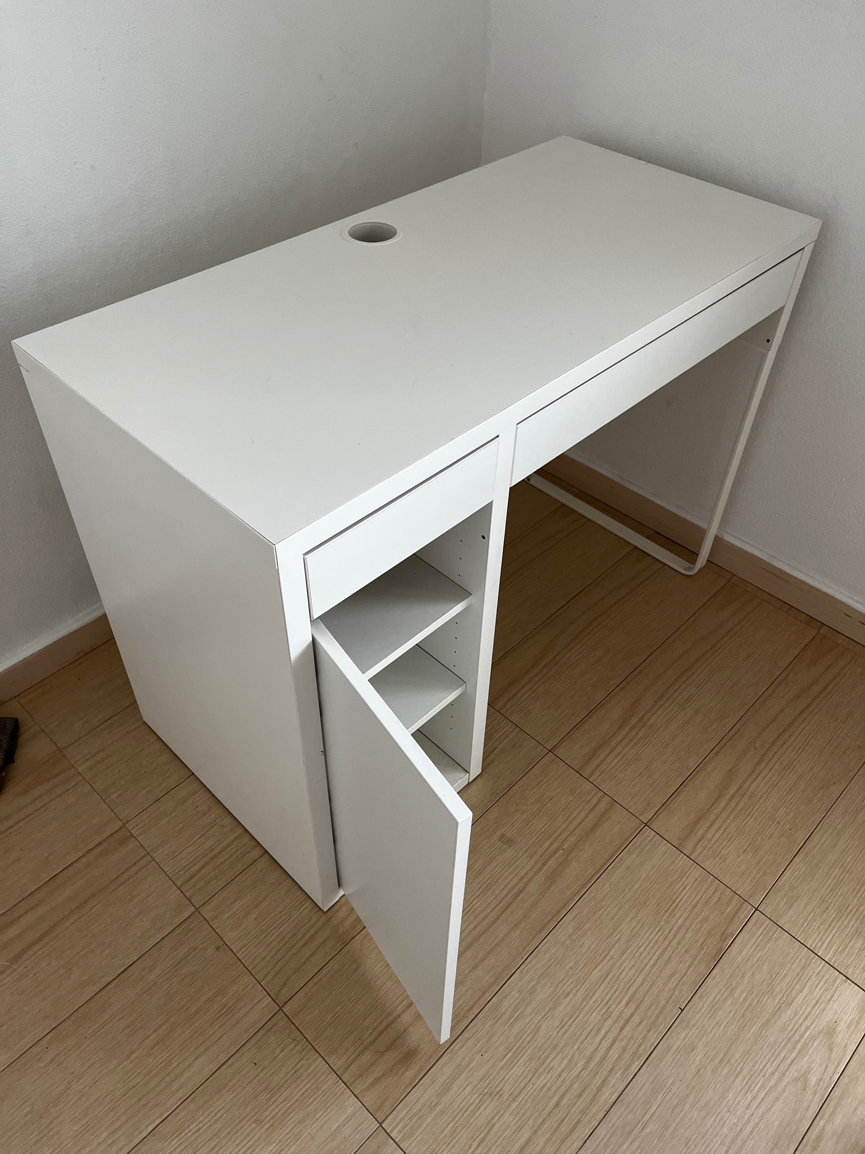 Secretária branca Ikea