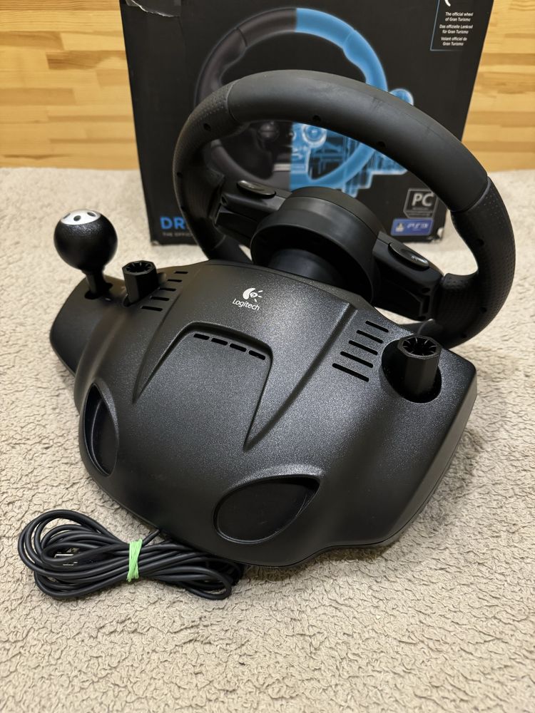 Не калірується. Ігрове кермо Logitech Driving Force Gt