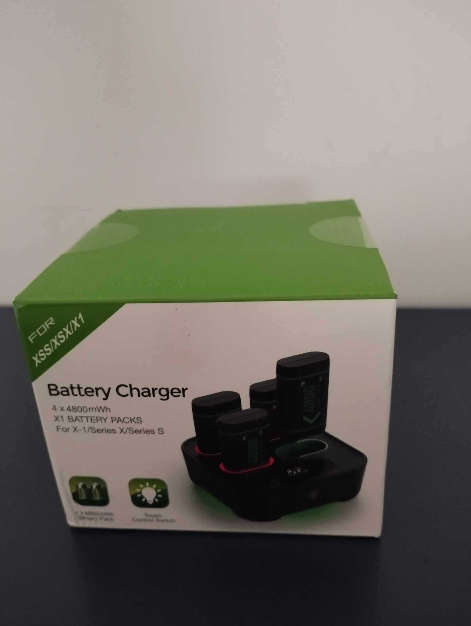 4x4800mWh ładowarka do kontrolerów Xbox One/Xbox Series X|S