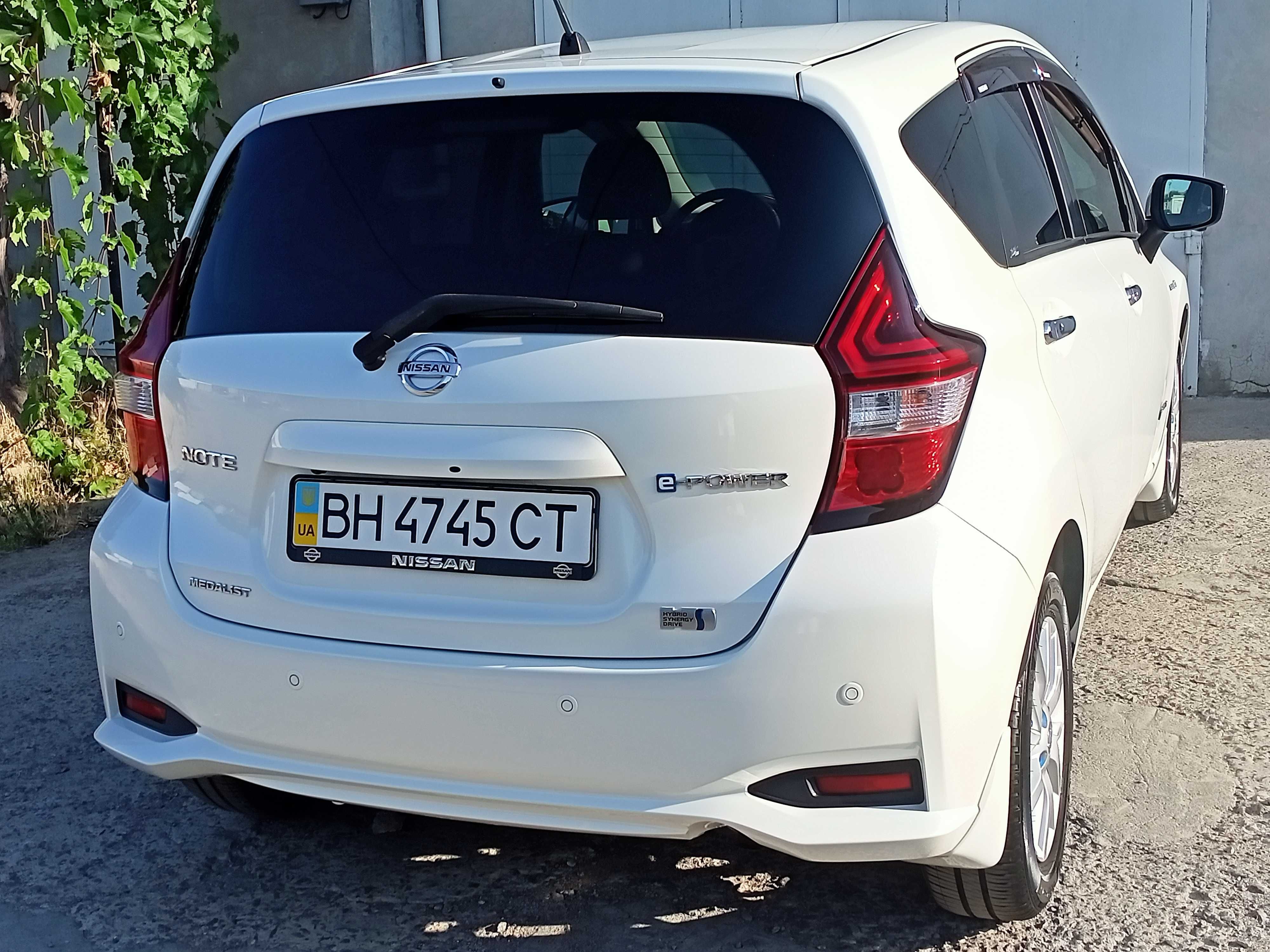 Продам NISSAN NOTE - HYBRID! Состояние НОВОГО АВТО! 2018 год!