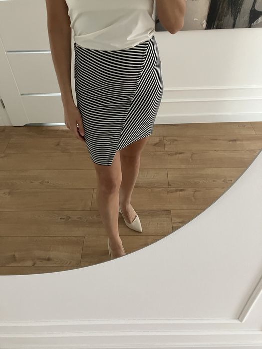 Spódniczka mini Pull and bear M pasy