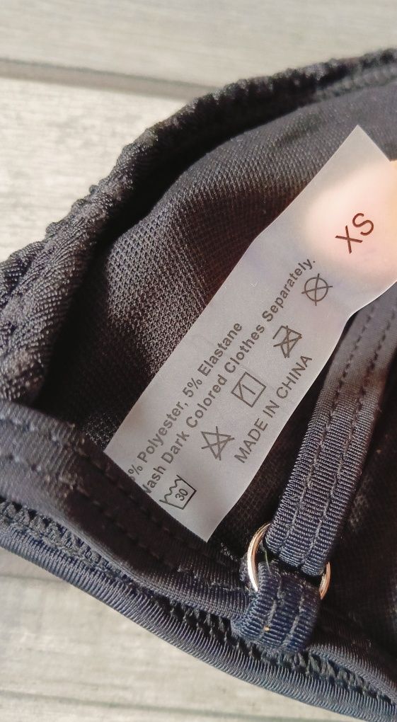Czarny strój kąpielowy, strój kąpielowy dwuczęściowy, bikini, kostium