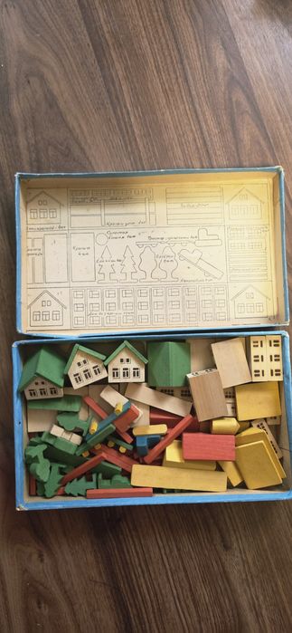 Конструктор деревянный " Построю поселок". СССР