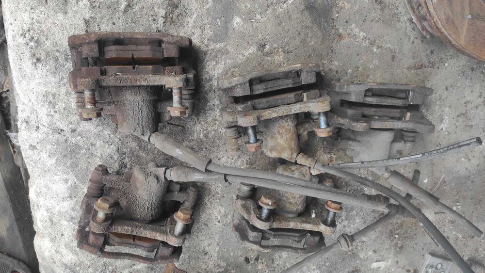 Супорт передній задній на Віто 639 Віано