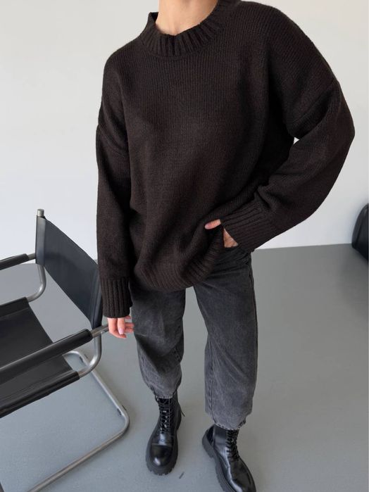 Жіночий стильний светр, є різні кольори