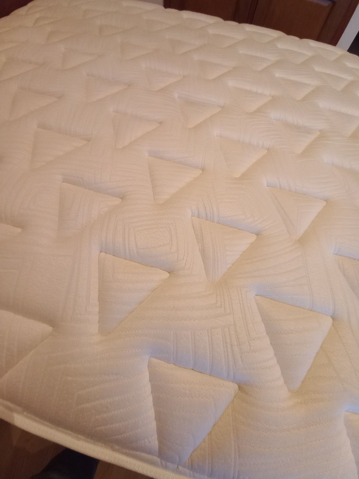 Cama de casal com colchão