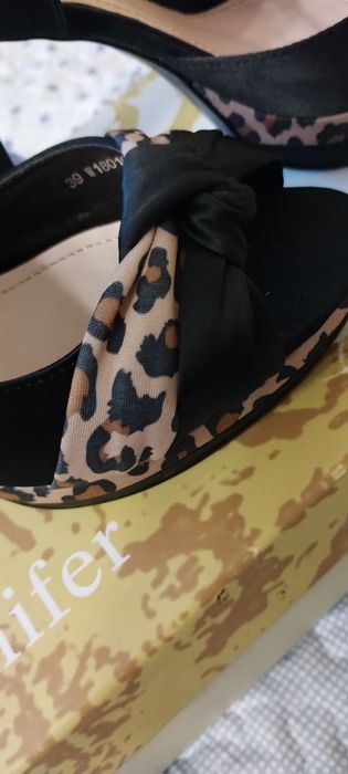 Szpilki materiałowe imprezowe