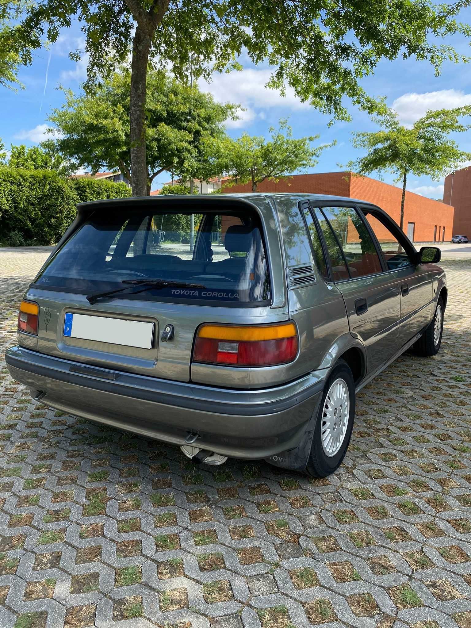 Toyota Corolla 1.3 E90 Hatchback (1992)