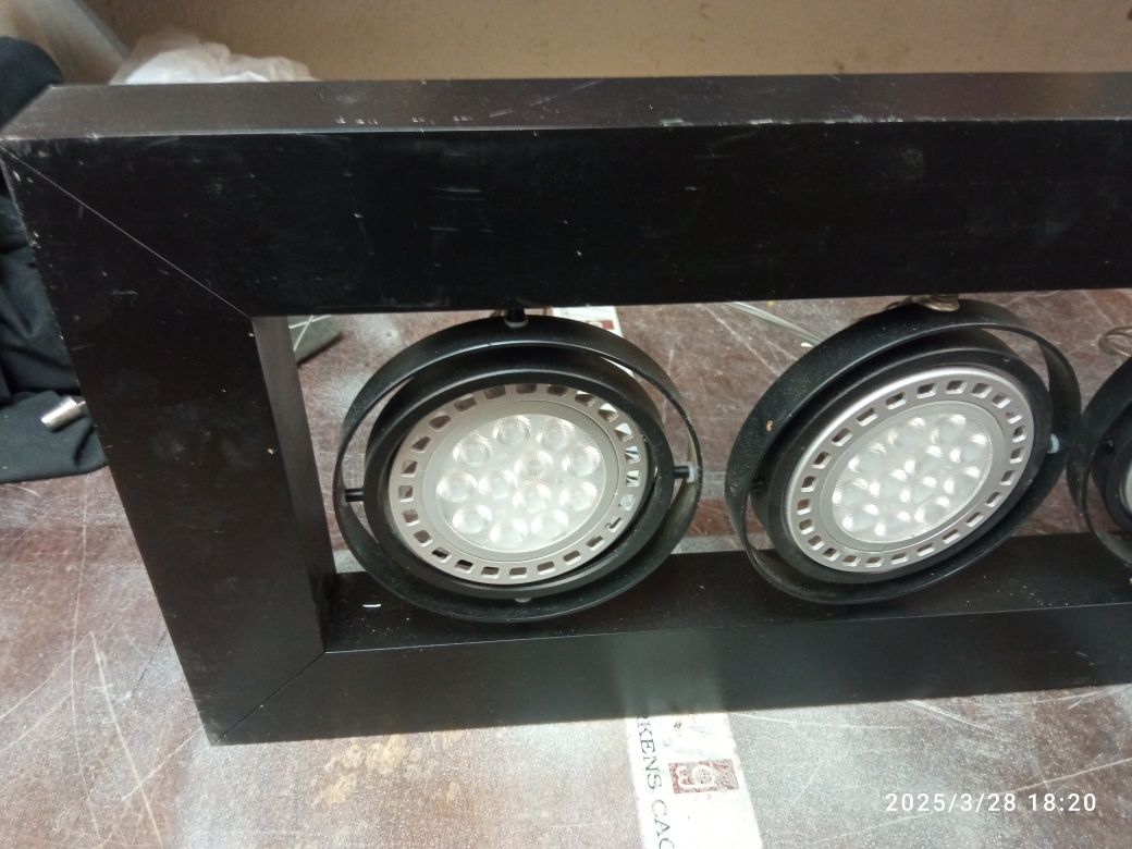 Lampa podwieszana.  Żyrandol kinkiet oświetlenie led