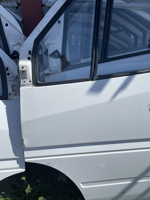 Двері передні ліві праві Sprinter W901-905 CDI