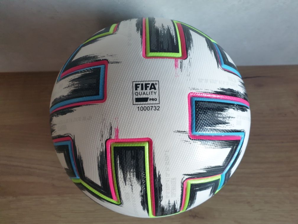 Oficjalna piłka meczowa adidas OMB Uniforia euro 2020