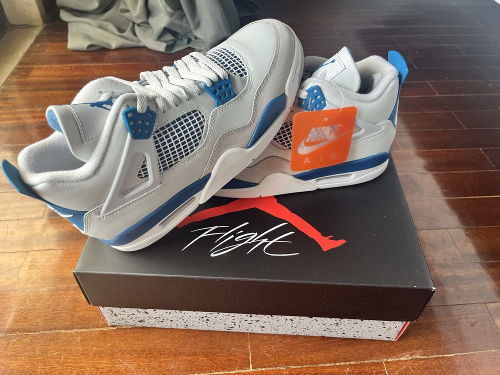 Jordan 4 retro militay blue