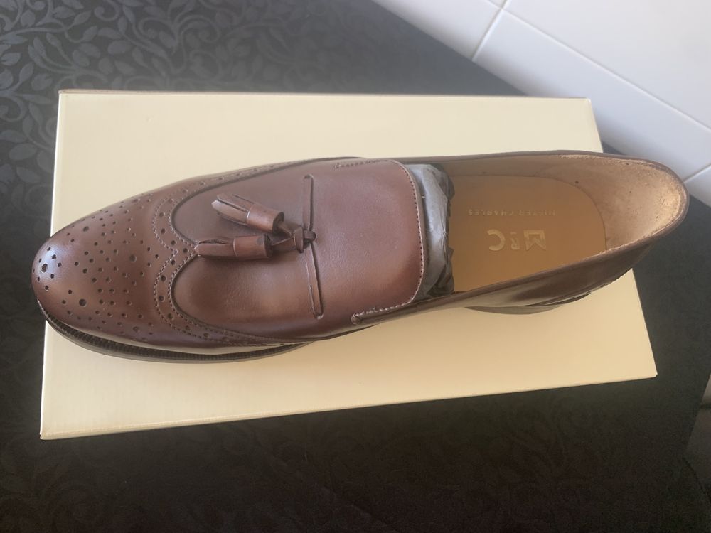 Sapatos Mr Charles loafers picotados NOVOS