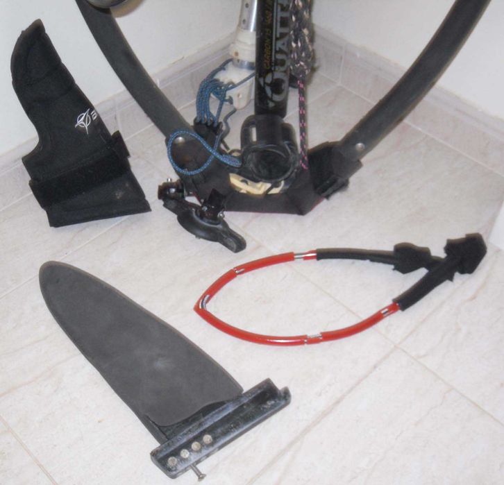 prancha de windsurf com 2 velas - só falta pé de mastro - BIC