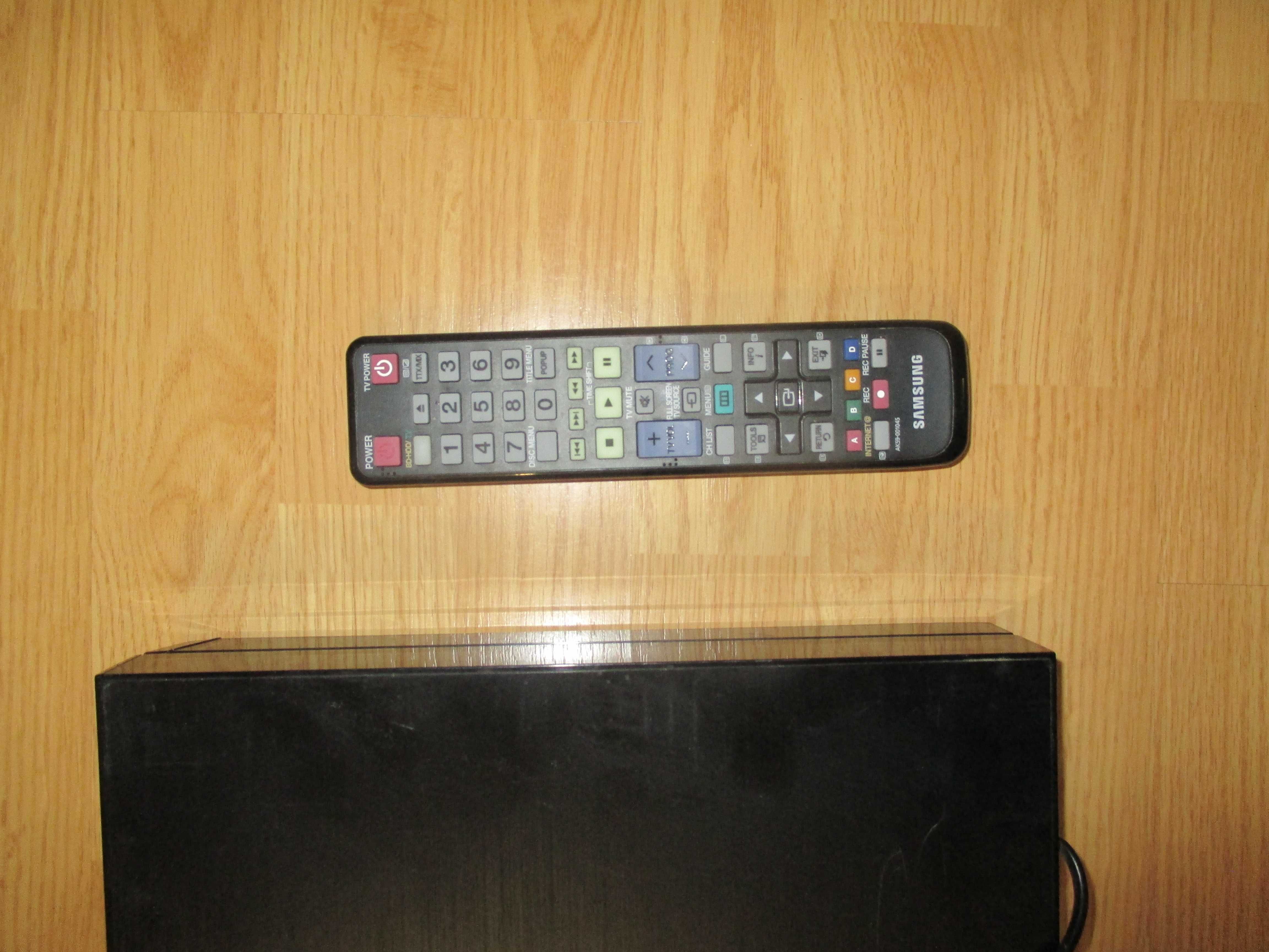Топовий Samsung BD-E8300N  з ТВ- тюнером DVB-C, DVB-T2
