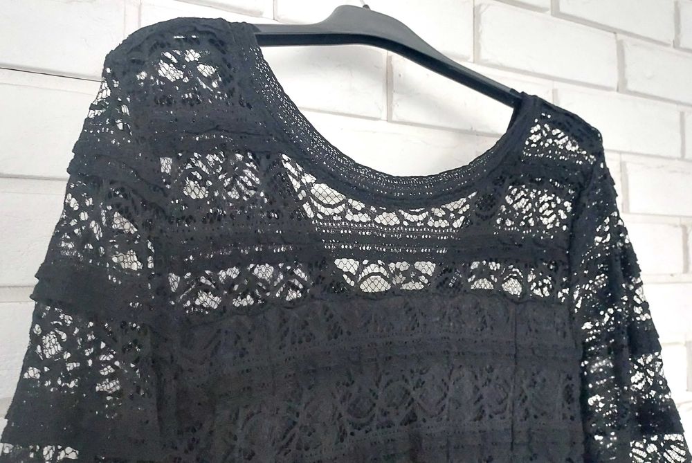 Sukienka koronkowa - Reserved