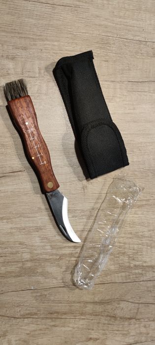 Nóż scyzoryk grzybiarza na grzyby z pędzelkiem z etui kabura do paska