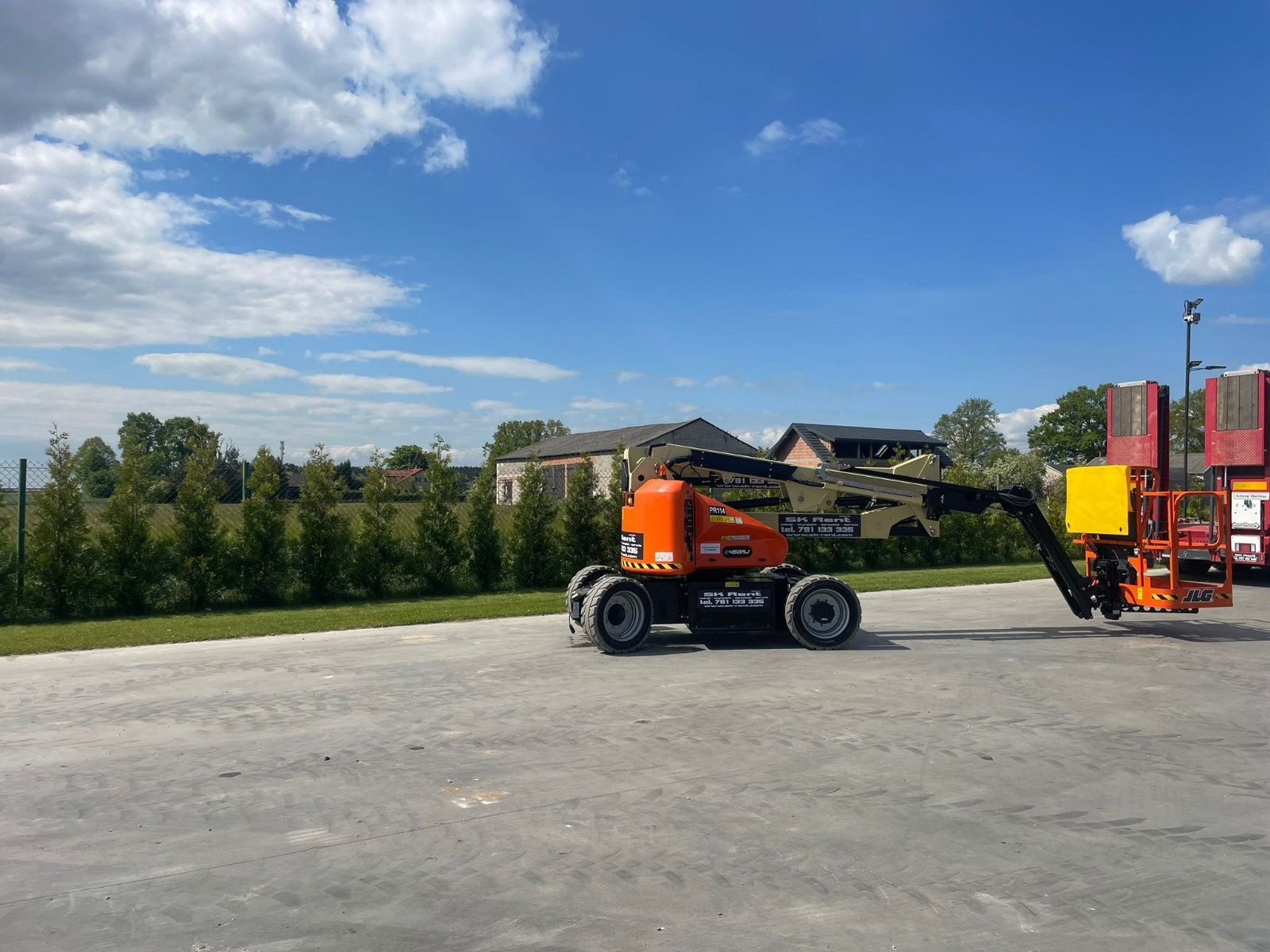 Podnośnik /podest/ ładowarka/ JLG E450aj /wynajem również z operatorem