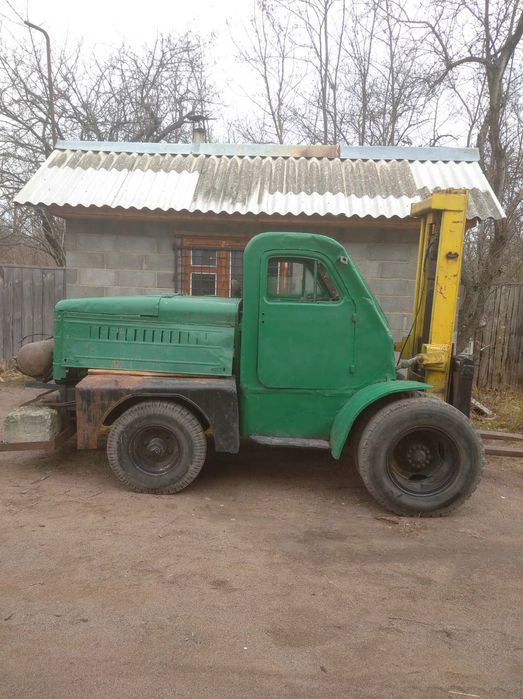 Продам погрузчик львовский