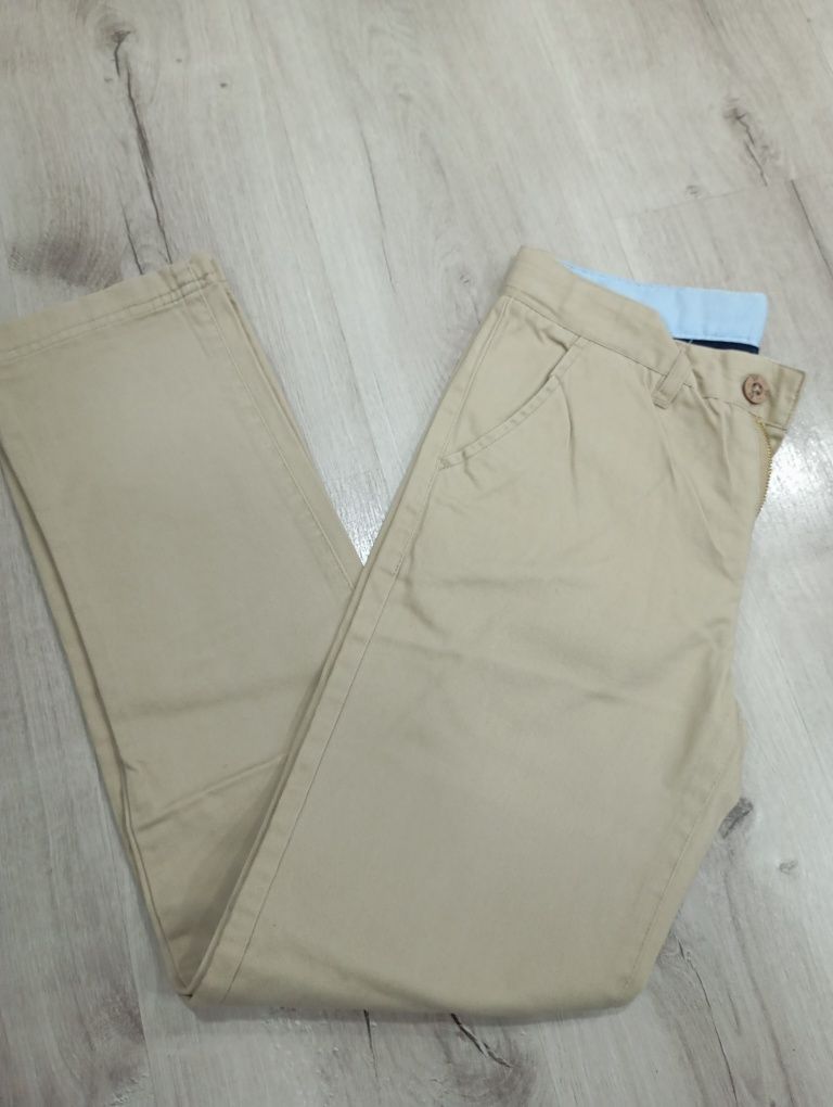 Calças chino de criança. 9/10 anos.