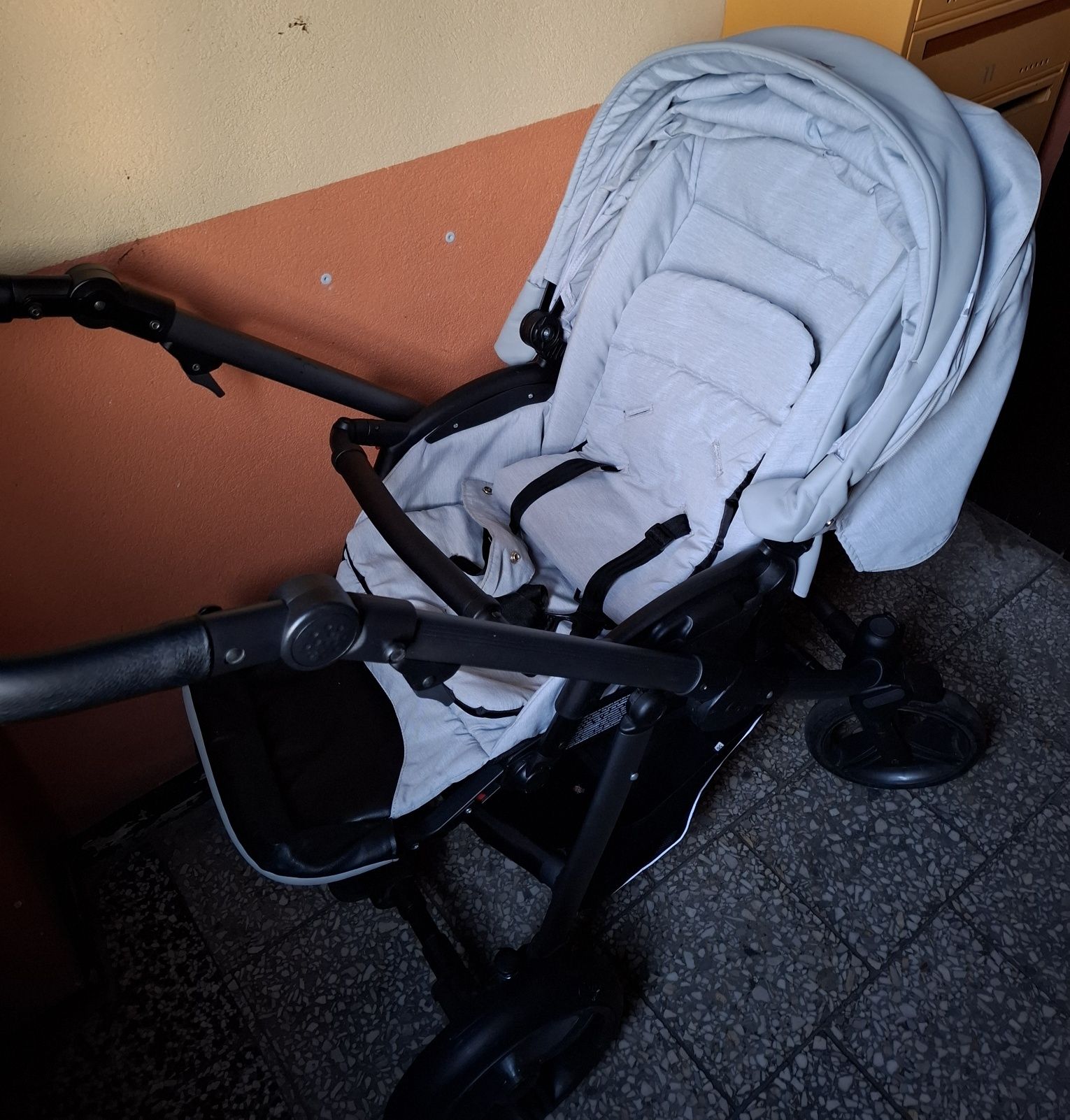 Wózek Bebetto Vulcano 2w1 składany gondola + spacerówka tył/przód