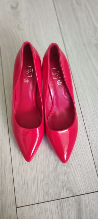 Buty na obcasie rozm 38