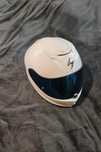 Kask biały integralny scorpion exo 520 ari solid 
Rozmiar L 60 cm