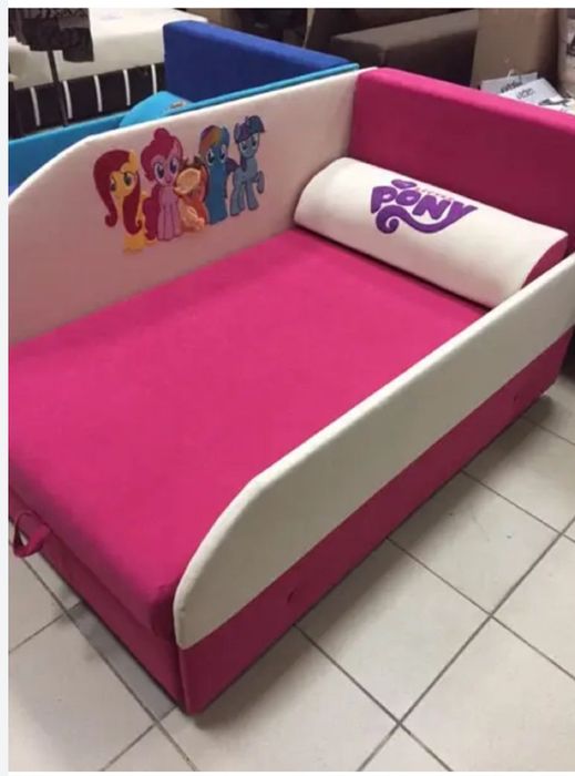 Дитяче ліжко для дівчинки